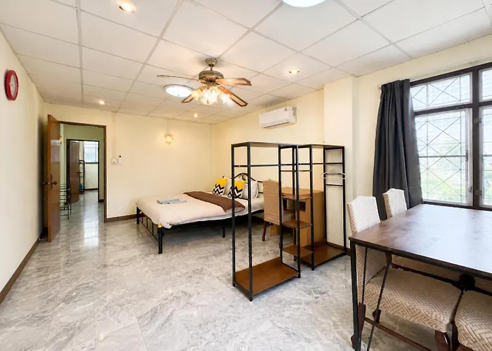 Spacious 3br Townhouse W Rooftop Near Bts Bangkok