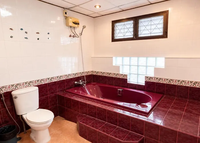 Spacious 3br Townhouse W Rooftop Near Bts Villa Bangkok